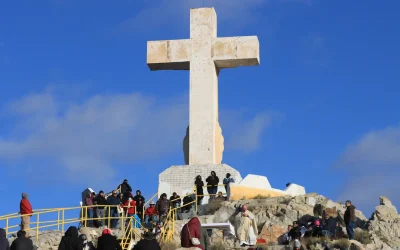 Mount Cristo Rey pilgrimage; see the photos
