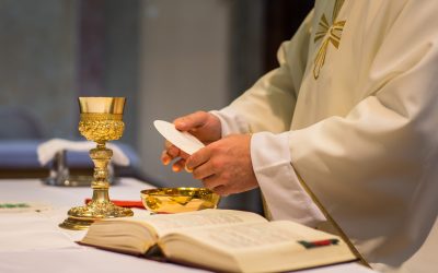 Diocese of Las Cruces lifts dispensation to attend Mass, resumes Eucharist